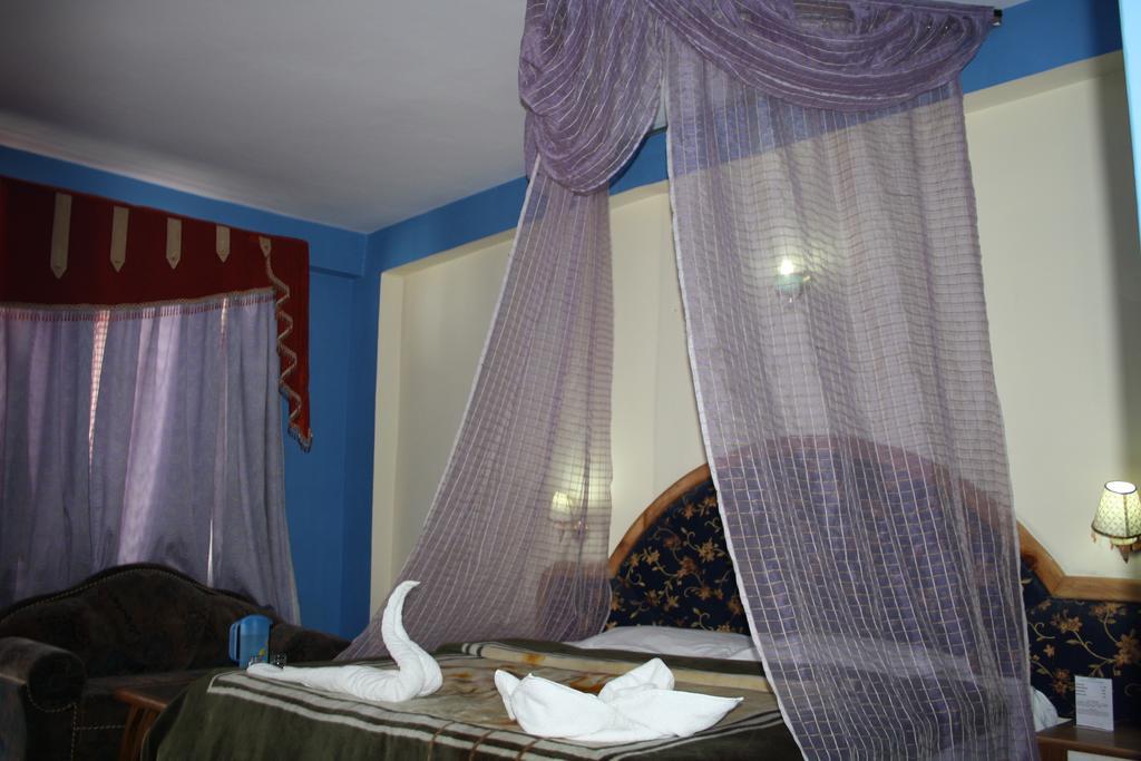 Hotel Ocean Blue Manali Экстерьер фото